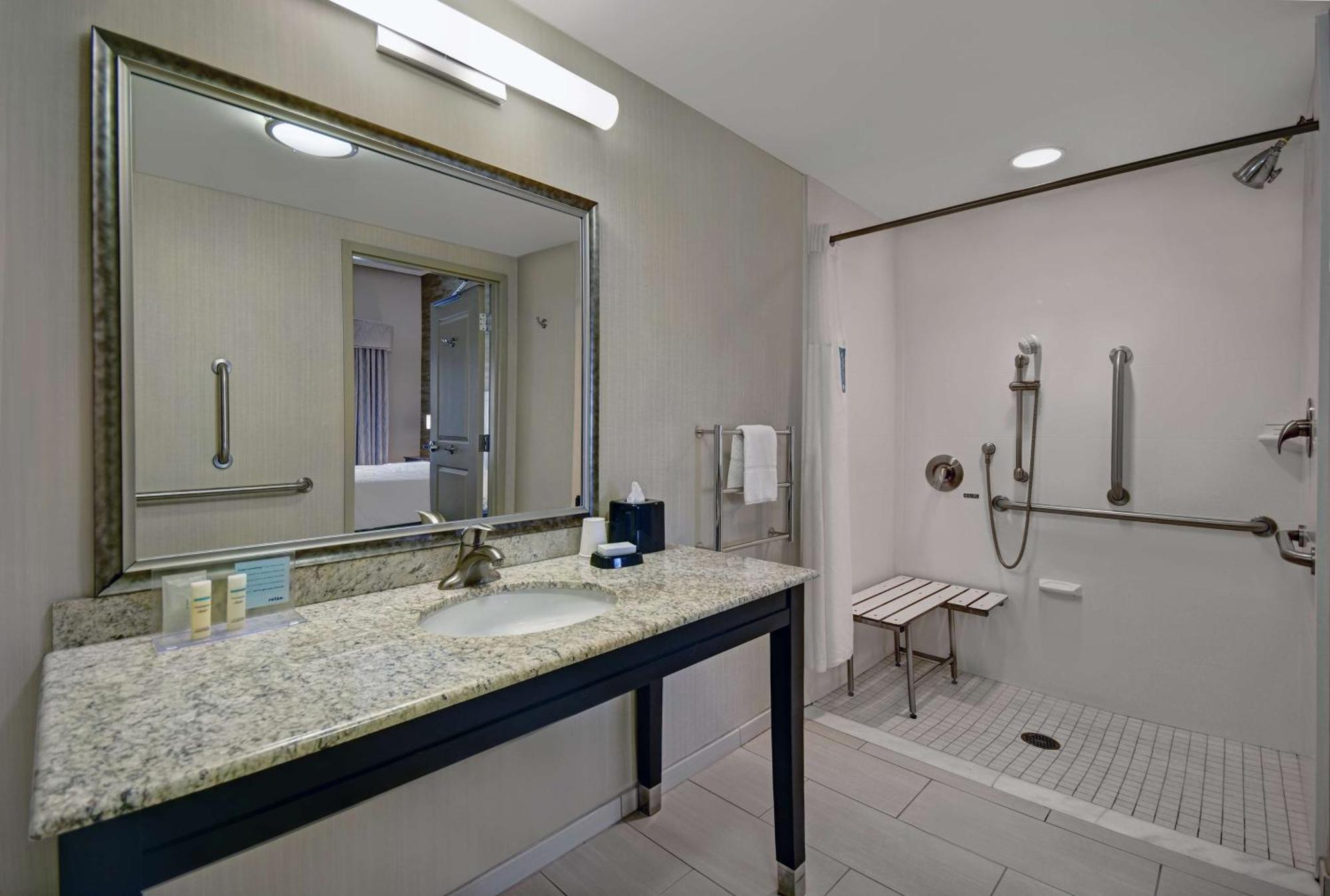 Hampton Inn And Suites Robbinsville Exterior foto